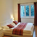 Schoenbrunn Park Apartement