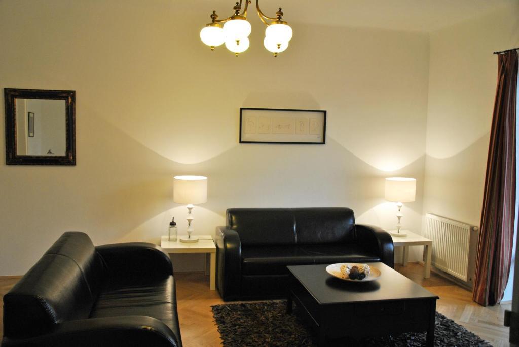 Schoenbrunn Park Apartament *