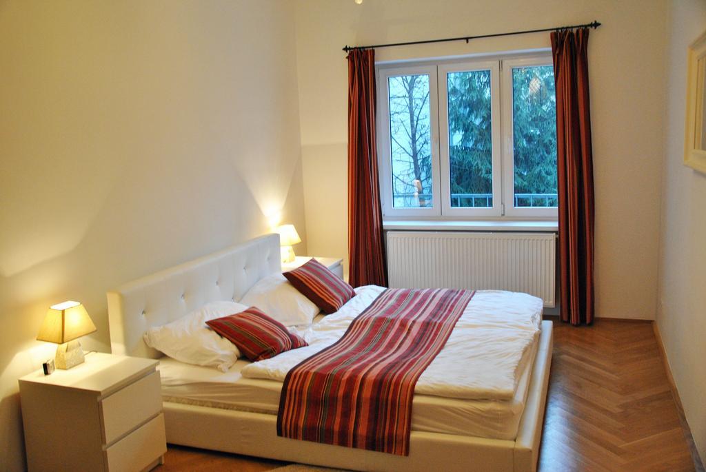 Schoenbrunn Park Apartament *